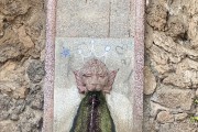 Foto denuncia | Pintadas en la Fuente del León de Almedinilla