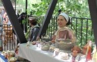 La almedinillense María Jesús Ramírez presenta sus productos, en el Mercado “Mujeres Artesanas” de Córdoba