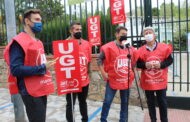UGT apoya las reivindicaciones de los padres del CEIP Luque Onieva y denuncia la falta de profesorado y material de la Junta para hacer frente al Covid-19