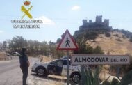 La Guardia Civil detiene a tres personas una de ellas menor de edad y esclarece tres delitos de robo