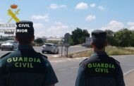 La Guardia Civil con la colaboración de la Policía Local de Montilla detiene al supuesto autor de tres delitos cometidos por el procedimiento del tirón