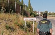 La Guardia Civil auxilia a dos personas en Montalbán que se encontraban en el interior de una vivienda en llamas