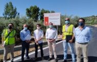 La Diputación de Córdoba realiza actuaciones en la CO-8205, vía de conexión entre Almedinilla y las aldeas de Fuente Grande y Las Navas