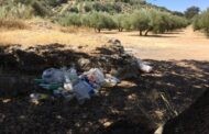 Bolsas de basura en el paraje de Las Llanás