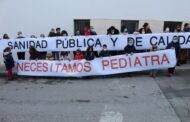 Desaparece la pancarta del Consultorio Médico: SANIDAD PÚBLICA Y DE CALIDAD EN ALMEDINILLA . NECESITAMOS PEDIATRA