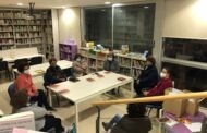 El club lector de Almedinilla se reúne para comentar la lectura del libro 