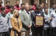 El presidente de la Diputación de Córdoba ha recibido, en el Palacio de la Merced, al equipo técnico y a los jugadores