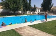 Comienzan los talleres de natación en la Piscina Municipal de Almedinilla