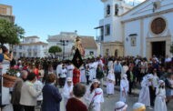 La procesión del Domingo de Ramos recorre las calles de Almedinilla