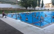 Gran acogida de los cursos de natación programados en la Piscina Municipal de Almedinilla
