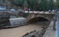 El desbordamiento del río por la tormenta deja sin agua a los vecinos de Almedinilla