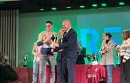 El Almedinilla Atlético recibe en la Diputación de Córdoba el trofeo de campeón de liga