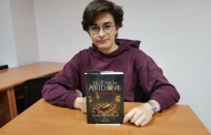 Entrevista a Alonso Arjona García: cuando la imaginación de un joven escritor da vida a una saga fantástica.