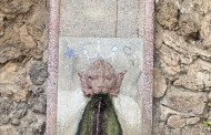 Foto denuncia | Pintadas en la Fuente del León de Almedinilla