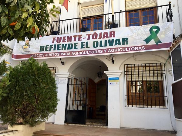 El Ayuntamiento de Fuente-Tójar muestra su apoyo al sector agrícola