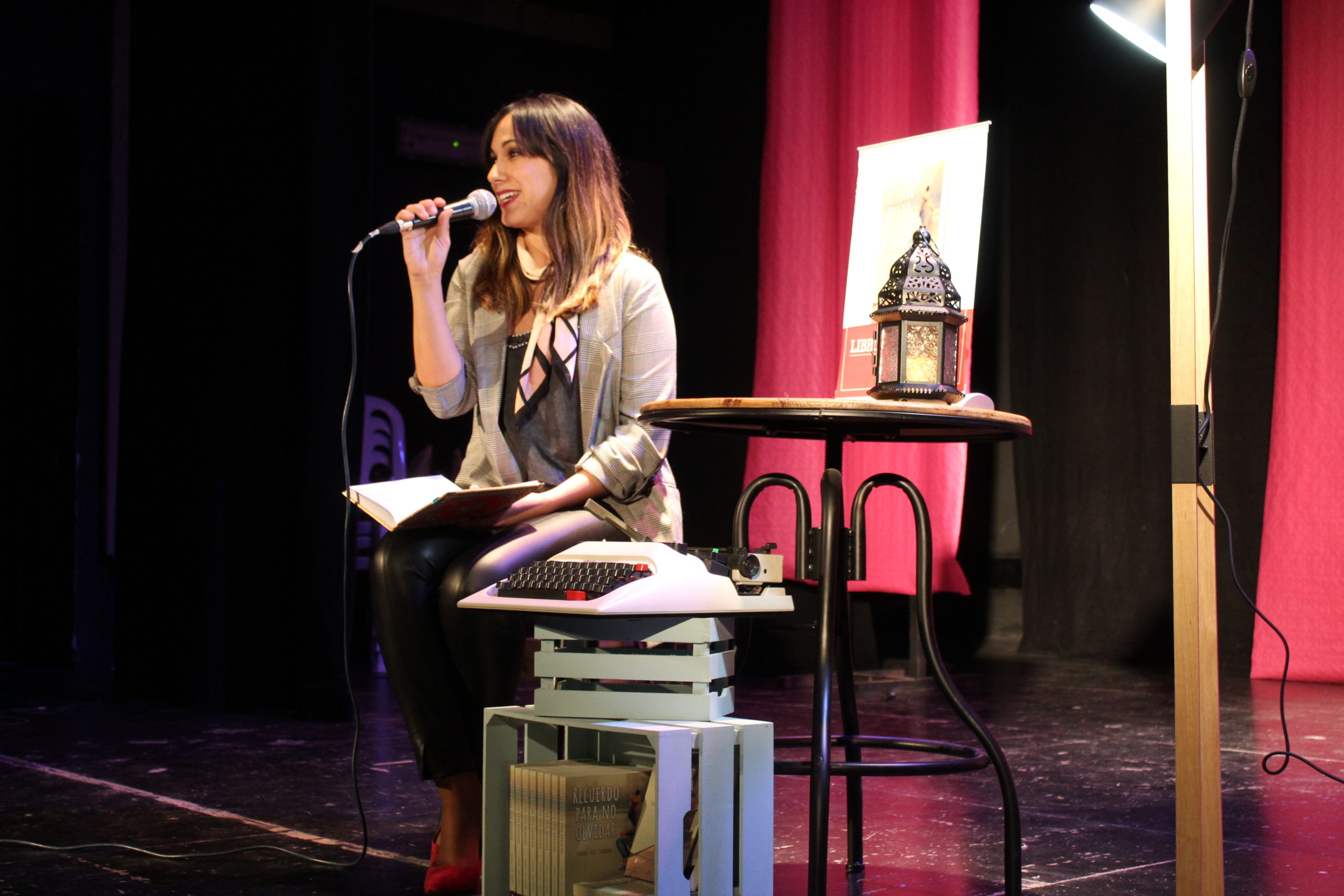 La almedinillense Sandra Ruiz presenta su novela “Recuerdo para no olvidar”