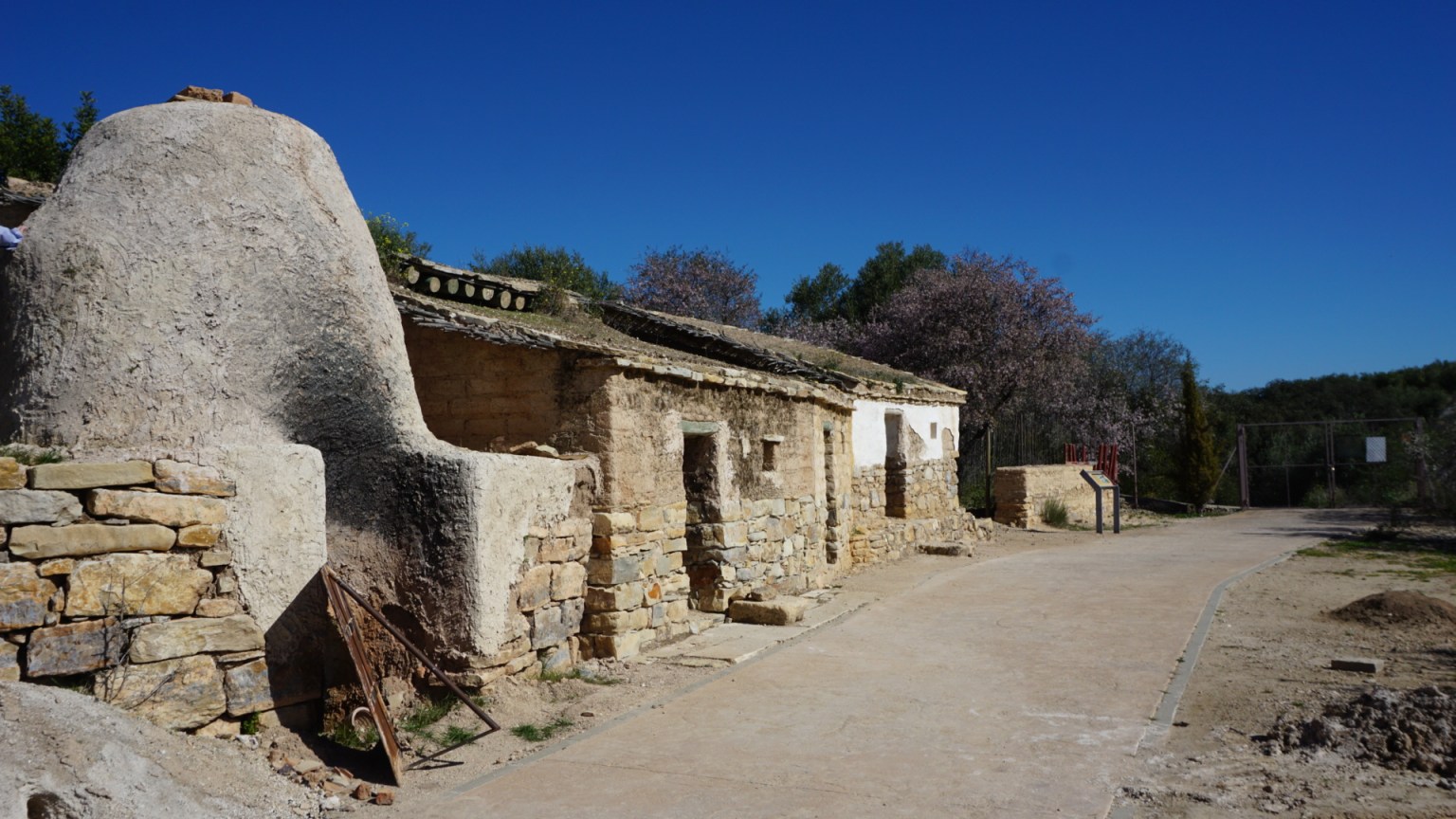 Almedinilla, Guía de un pueblo con mucha historia