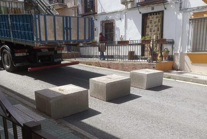 El Ayuntamiento deja solo una entrada a Carcabuey