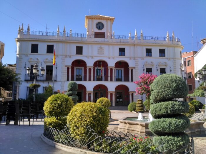 Tres positivos por Covid-19 entre los trabajadores municipales de Priego más expuestos al virus