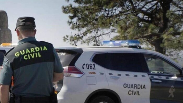 La Guardia Civil detiene en Baena a una vecina de la localidad como supuesta autora de dos delitos de robo con escalo y un hurto