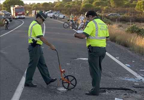 Un joven herido grave en un accidente en Almedinilla