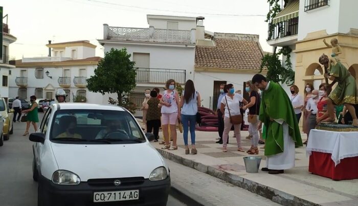 La fiesta de San Cristóbal se reduce a una misa y bendición de los coches