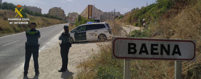 La Guardia Civil detiene a una persona en Baena como supuesta autora de varios delitos, por los que es enviada a prisión