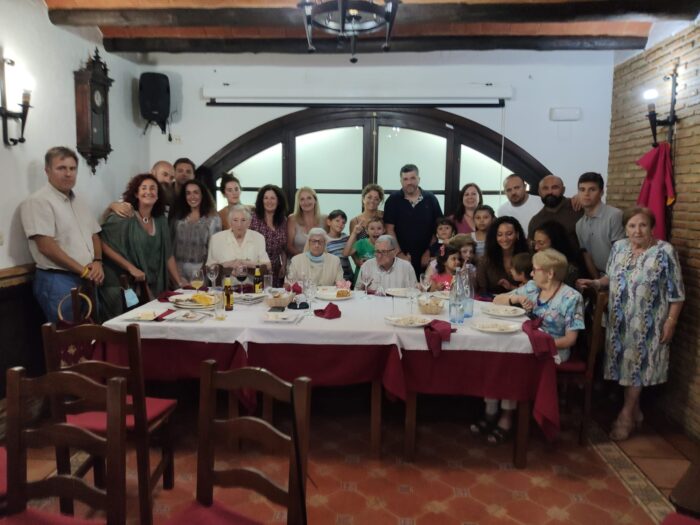 La familia Ariza Povedano celebran un reencuentro familiar de tres generaciones