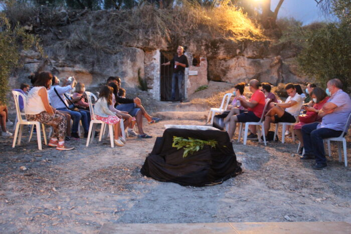 El taller de “Mosaicos Romanos”, la visitas a una tumba-hipogeo romana y la performance