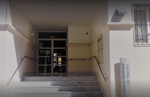 Los usuarios y trabajadores de la residencia de ancianos de Fuente-Tójar, libres de Covid-19