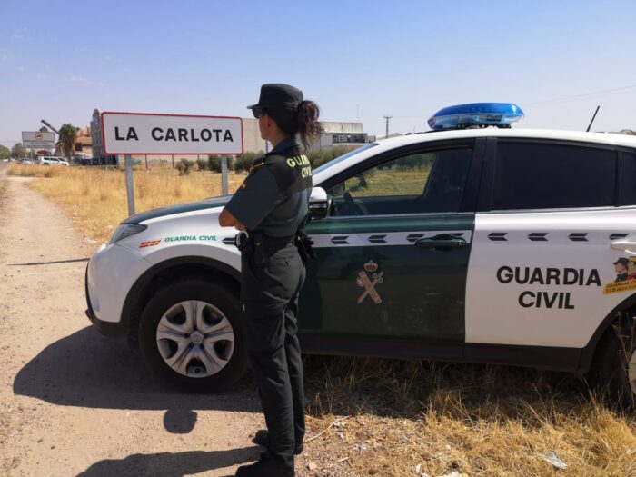 La Guardia Civil detiene a cuatro personas como supuestos autores de un delito de robo con violencia e intimidación ocurrido en La Carlota