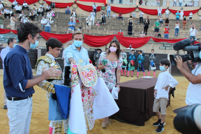 Lluvia de orejas en la Gran Final del XXVI del Ciclo Andaluz de Escuelas Taurinas celebrada en Almedinilla