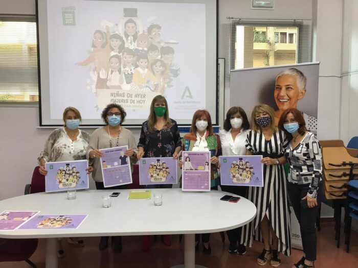 Las cordobesas Pilar Gómez y Ana Alonso protagonizan el calendario coeducativo del IAM ‘Niñas de ayer, mujeres de hoy’