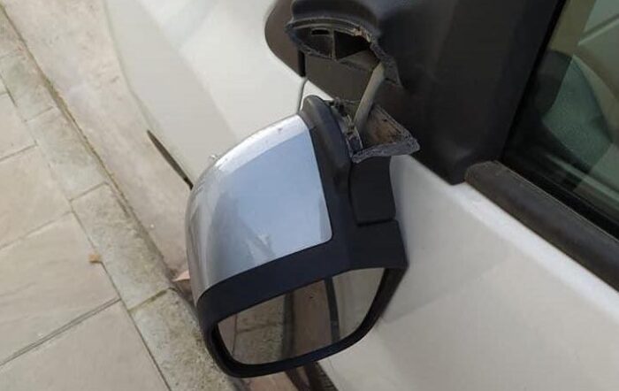Destrozos de vehículos en Carcabuey durante la Nochebuena