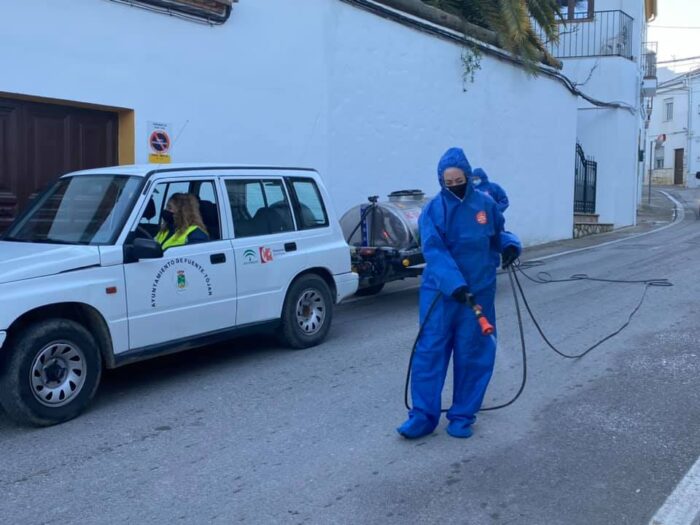 Continúan las labores de desinfección en Fuente-Tójar