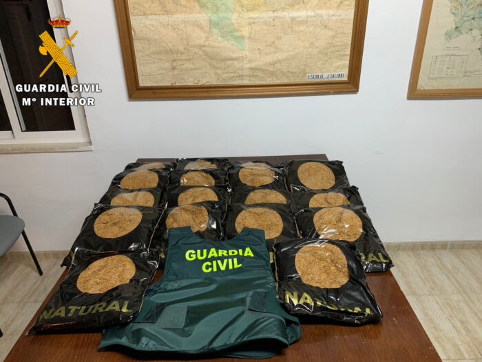 Guardia Civil aprehende unos 19 kilogramos de picadura de tabaco de contrabando y denuncia a una persona