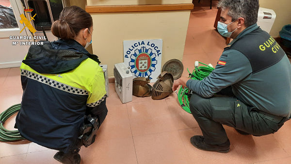La Guardia Civil y la Policía Local detienen en Baena a los supuestos autores de un robo en la sede de la Agrupación de Cofradías