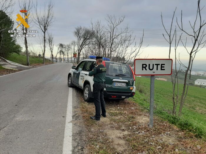 La Guardia Civil ha investigado en Rute a un vecino de la localidad como supuesto autor de un delito de robo por el procedimiento del “tirón”