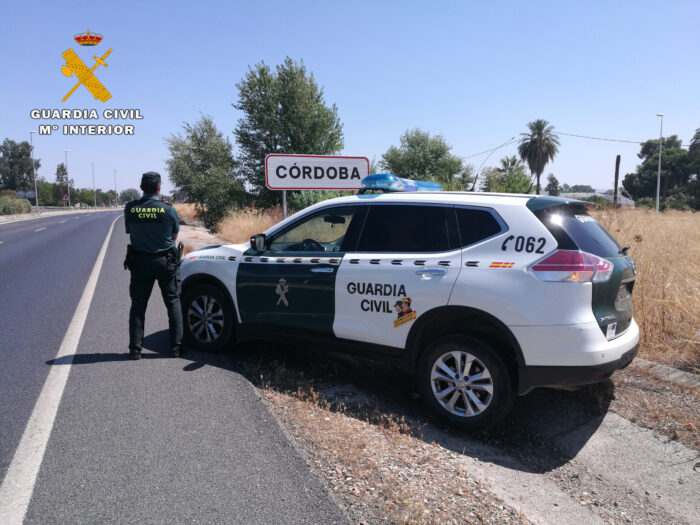 La Guardia Civil detiene en Córdoba, a dos vecinos de Villa del Río como supuestos autores de un delito de tráfico de drogas.