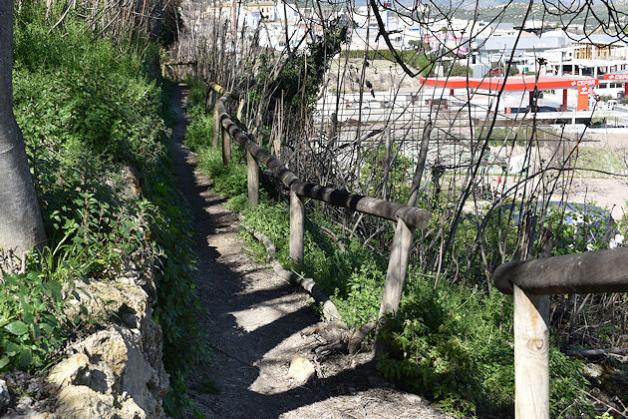 Priego tendrá un corredor verde bordeando la muralla del bajo Adarve