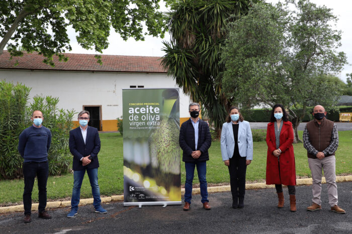La empresa almedinillense Manuel Molina Muñoz e Hijos, ganadora del XIV Concurso Provincial de Aceite de Oliva Virgen Extra en la categoría frutado y maduro