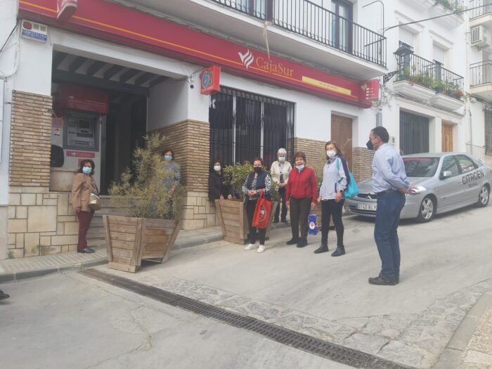Colas para sacar dinero