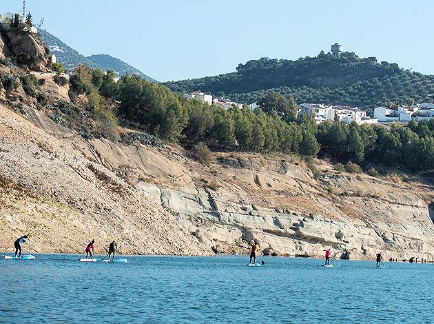 El pantano de Iznájar se convierte en el epicentro del Paddle Surf nacional