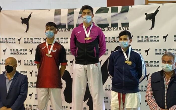 Los jóvenes karatecas almedinillenses, Javier y Paula Nieto Ordoñez, consiguen el primero y tercer puesto en el Campeonato de la Liga Andaluza