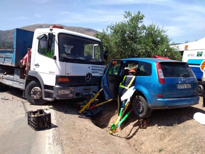 Cuatro heridos en un accidente de tráfico en la carretera que une Priego con Luque por Fuente Alhama