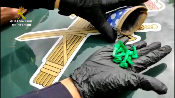 La Guardia Civil con la colaboración de la Policía Local de Montilla detiene a una mujer como supuesta autora de un delito de tráfico de drogas