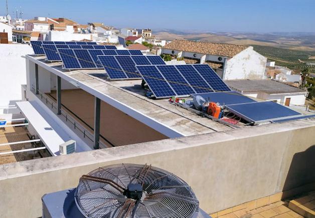 Edificios municipales de Carcabuey y Nueva Carteya serán dotados de instalaciones de fotovoltaicas para su autoconsumo