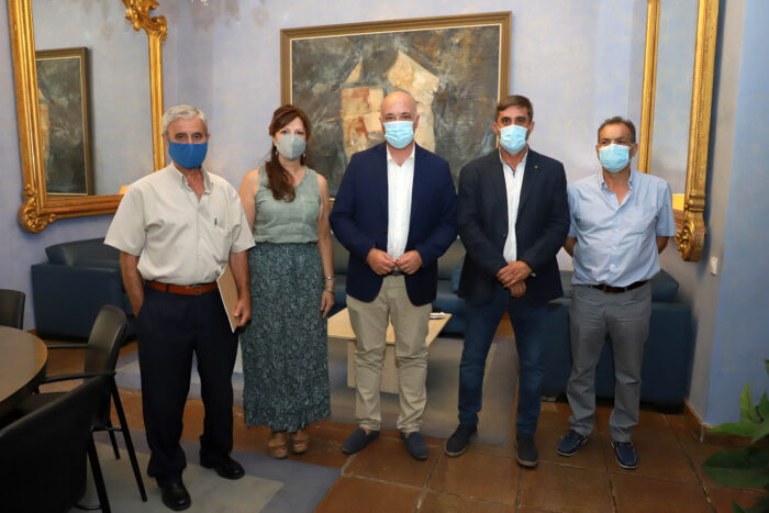 La Diputación de Córdoba traslada su malestar a la Coordinadora Andaluza para la Recuperación de la Memoria Histórica por la falta de avances en la exhumación de las fosas comunes de la capital
