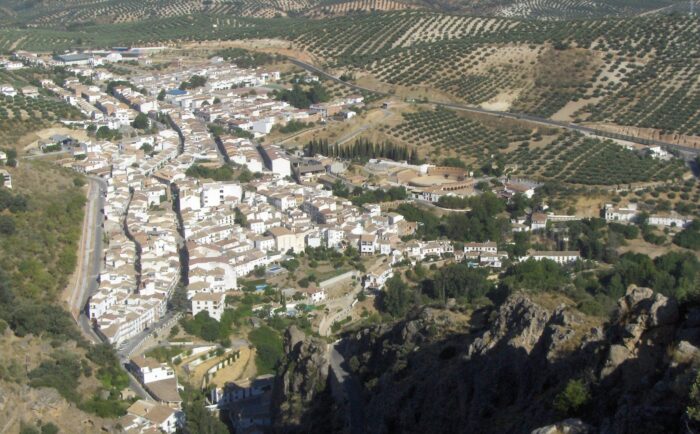 Almedinilla suma 2 positivos de Covid-19, pero  mantiene su incidencia en 253,16 puntos