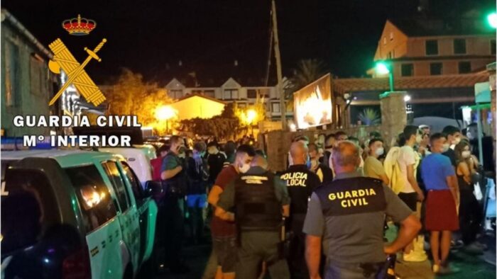 La Guardia Civil disuelve un “botellón” en Benamejí y formula 35 denuncias por infracción a la normativa vigente